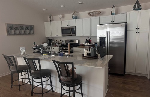 Wildwood Villa | BRAND NEW 2 BDR 2 BTH w. Golf Cart - Half mile to EASTPORT