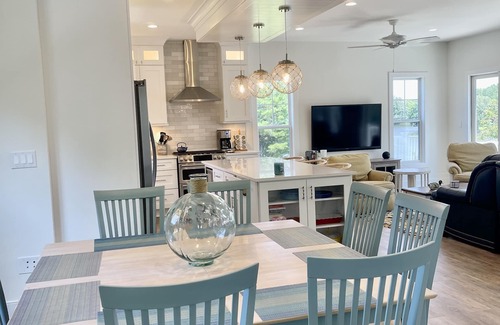 Hague House | Brand New 3 story river house with rooftop deck.