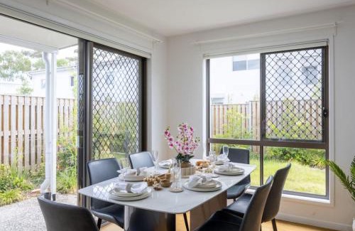 Rochedale House | Brand new 4beds home Minutes from M1 and Local Shops