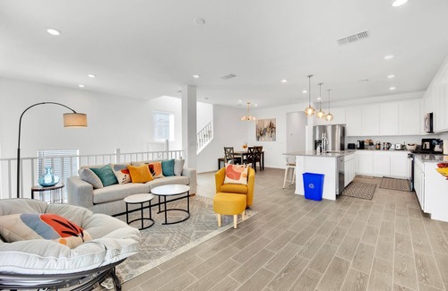 Enterprise House | Brand New 5BR/3BA Spacious 3-Story Home 16 Sleep 1st & 3rd Fl Dual MasterBedroom