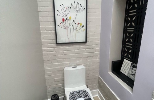 Shaw House | Brand new bedroom private en-suite bathroom in the heart of Shaw- 5 min to metro
