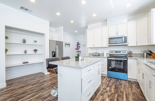 South Natomas House | BRAND NEW CONSTRUCTION NEAR DOWNTOWN & SMF AIRPORT