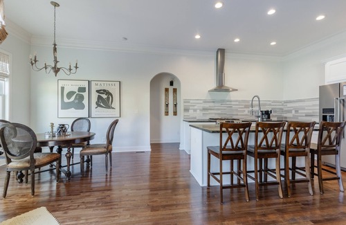Mauldin House | Brand new custom home. Mauldin Simpsonville. King bed. Pets ok. 2 car garage.