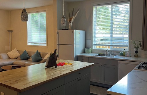 Picnic Point-North Lynnwood House | BRAND NEW! Entire guest house