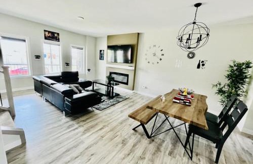 Beaumont House | Brand New Entire Luxury Home ,10Sleep- AirHockey,PoolTable-14 Min To Airport and South Edmonton, Party or Events Strictly Restricted
