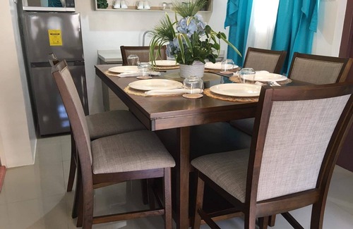 Davao House | BRAND NEW HOME- 2 Minutes from Davao Int'l Airport W/SWIMMING POOL & BALCONY