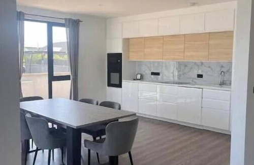 Cashel Villa | BRAND NEW Luxury villa with spectacular views.