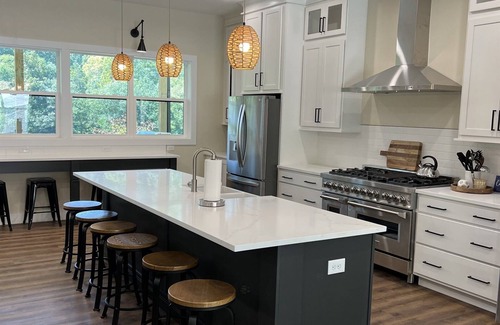 Speedwell House | Brand New! Lakefront, minimal steps to water. Large private dock, Chef's kitchen