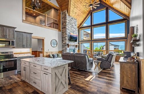 Chalet Village North Cabin | BRAND NEW! Large 4 Bedroom, Views, Game Room, Hot Tub,& firepit!