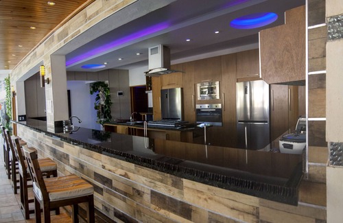 Villas Ana Maria Villa | Brand New Luxury 14BD Party Villa, steps from Clubs/Beaches!
