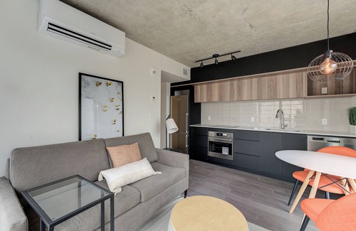 Chinatown Condo | Brand New luxury apartment-3 1/2 For Rent-Downtown-fully furnished