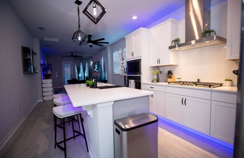 Colonialtown South House | Brand New Modern Pet Friendly Zen Home W/Private Home Theater & Hot Tub! 2 Bedroom Home by RedAwning