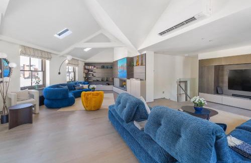 Colville Apartment | Brand New Refurbishment Townhouse in Notting Hill near Portobello Road with AC Air Conditioning & Roof Terrace