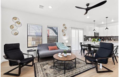 Nevada Street Apartment | Brand New Relax at 3BR2BA Apt. Near City Center