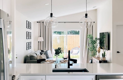 Arlington House | BRAND NEW & renovated home in Jax, 15 min to Mayo Clinic, 13 min to beach