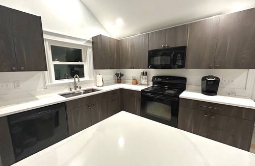 Wells Cottage | Brand new renovated 2-bedroom cottage in welcoming Wells with AC