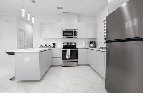 Pharr Apartment | Brand NEW Splendor 2 Bedroom Apartment conveniently located Pharr-McAllen area!