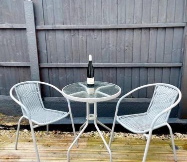 Westcliff-on-Sea Apartment | BRAND NEW Stay in Southend with a garden