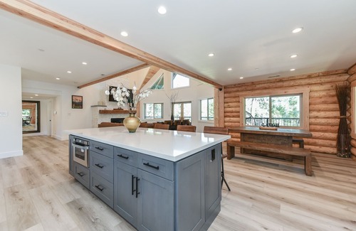 Big Bear Ski Chalet | Brand New Stylish Chalet Fire Pit Duplex