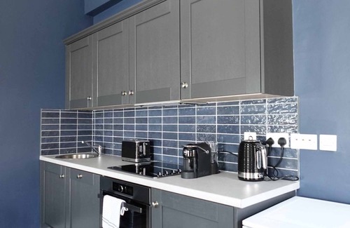 Wexford Apartment | Brand New Stylish Wexford Town Apartment that sleeps 4 guests in 2 bedrooms