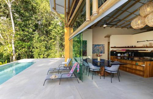 Quepos House | Brand New Villa Bambú with large pool near MA