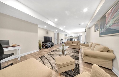Pickering Apartment | Brand New Walk Out Bsmt Apt Near Beach