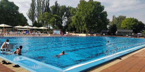 Nove Zamky Apartment | Brasna Apartment 1 - Kupalisko