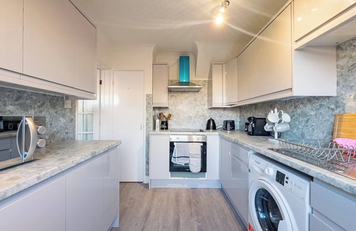Basildon House | Braybrooke Bliss - 3 Bedroom House in Basildon