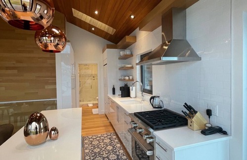 Okanagan-Similkameen Cottage | Breathtaking Eden Park Cottage on Okanagan Lake