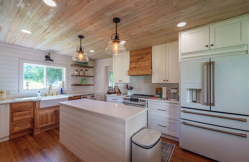 Cambra Other | Breathtaking farmhouse with 4 bedrooms, Fishing, Kayaking, 6 acre pond!