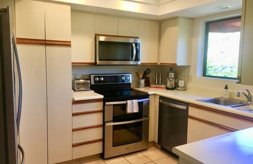 Canyon Corridor Condo | Breathtaking mountain views from this very private, updated Mid Century condo!