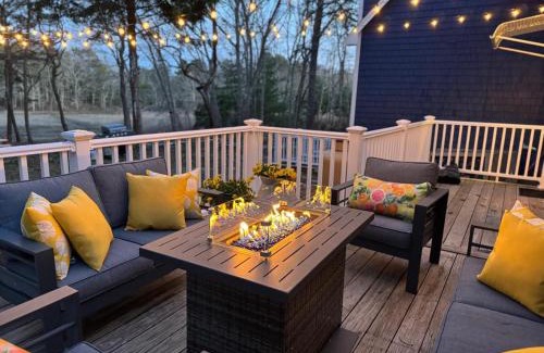 Wareham Center House | Breathtaking Riverfront Hideaway in Wareham