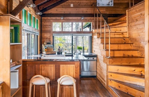 Layton Cabin | Breathtaking Rustic Lodge| Lake Views & Hot Tub