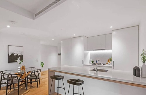 Fortitude Valley Apartment | Breathtaking Sunset view apartment, BEST Location