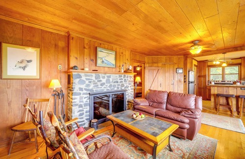 Little Switzerland Cabin | Breathtaking Scenery: Cabin in Little Switzerland!