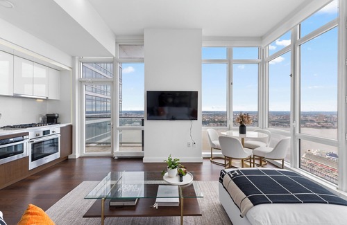 Hell's Kitchen Apartment | BREATHTAKING SKYLINE VIEWS! Corner Luxury 2BR/2BA near Times Sq + Video Tour