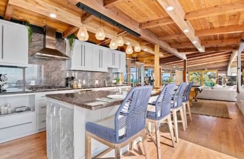 Sunset Cliffs House | Breathtaking Sunset Villa+Guesthouse+2 hot tubs and cold bath!