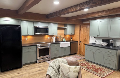 Carver Apartment | Breathtaking views 2-bedroom guest suite: fish, ski, bike, hike, wine tasting