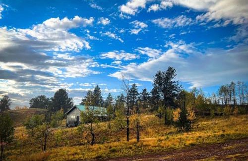 Como House | Breathtaking ViewsTwo Bedroom Cabin with Hot tub