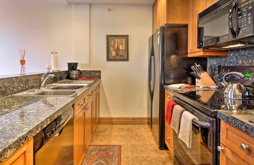 The Highlands Condo | Breck Condo w/ Resort Amenities & Mtn Views!