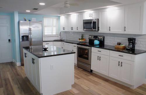 Daytona Beach Shores Condo | Breezy Beachfront Condo - Blue Turtle Bungalow - Ocean Front - First-Floor