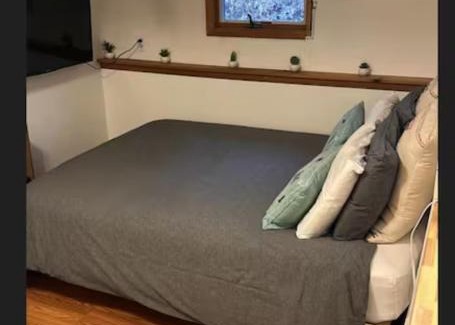 Town of Marbletown House | Breezy Hill Eccentric Studio Cottage