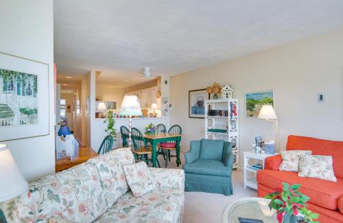 Oak Bluffs Apartment | Breezy Oak Bluffs Condo - Steps to Inkwell Beach!