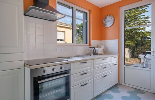 Saint-Brevin-les-Pins Ski Chalet | Brévinoise for 6 people 100m from the beach