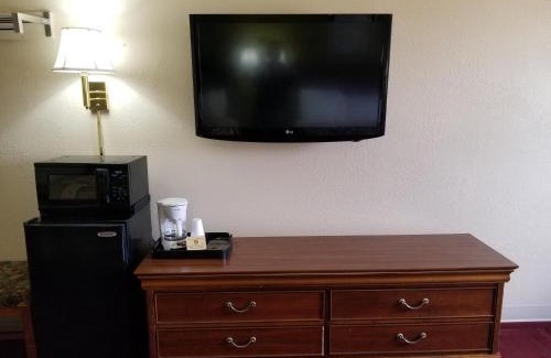 Fairfield Hotel | Briarwood Inn