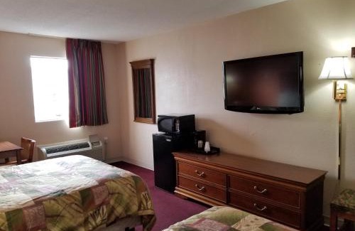 Fairfield Hotel | Briarwood Inn