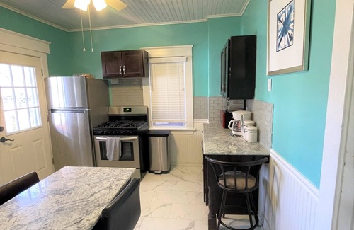 Erie House | Brick house in Historic "Milionaire's Row" Neighborhood - 10mins to Presque Isle