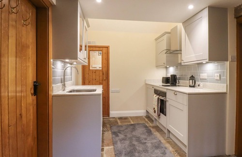 Otley Cottage | BRIDE CROSS GRANARY, romantic, character holiday cottage in Otley