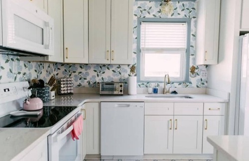 East Memphis House | Bridgerton Bungalow by Pettigrew Adventures