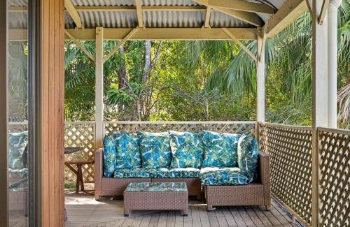 Reedy Creek House | Bridgman Canopy - Bushland Retreat near Robina Town